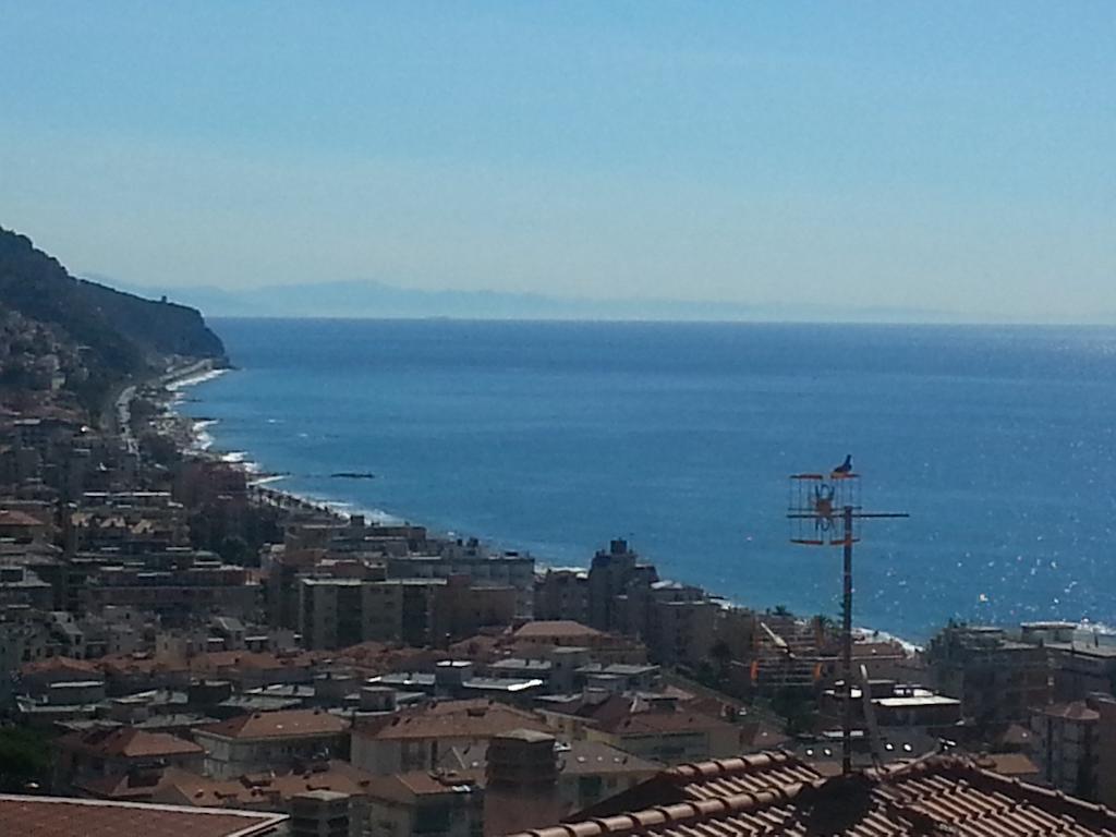 Pietra Preziosa Bed & Breakfast Pietra Ligure Exterior photo